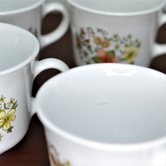 Set of 4 Corelle Tea Cups "Indian Summer" Coffee Cups Floral Trillium Primrose - Picture 3 of 6
